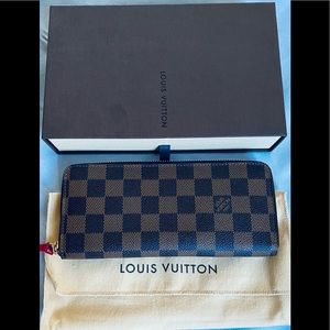 Louis Vuitton Zippy Wallet